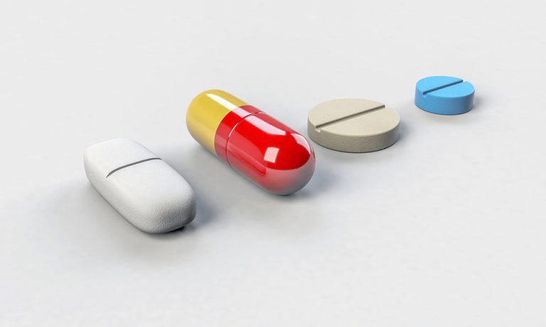 Antibiotika léčí, nebo škodí?